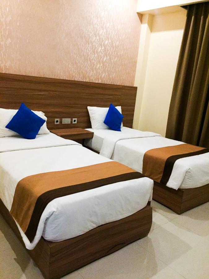 Padadita Beach Hotel Waingapu Esterno foto