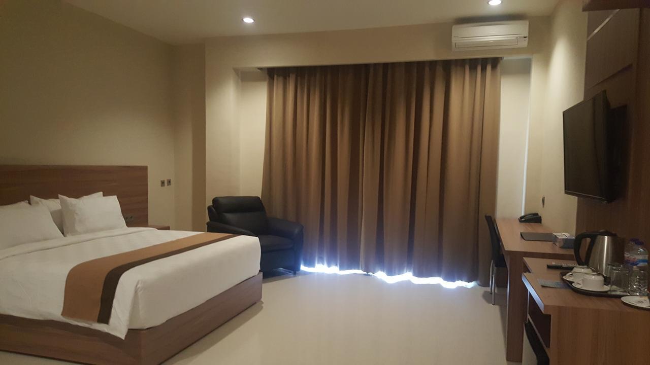 Padadita Beach Hotel Waingapu Esterno foto